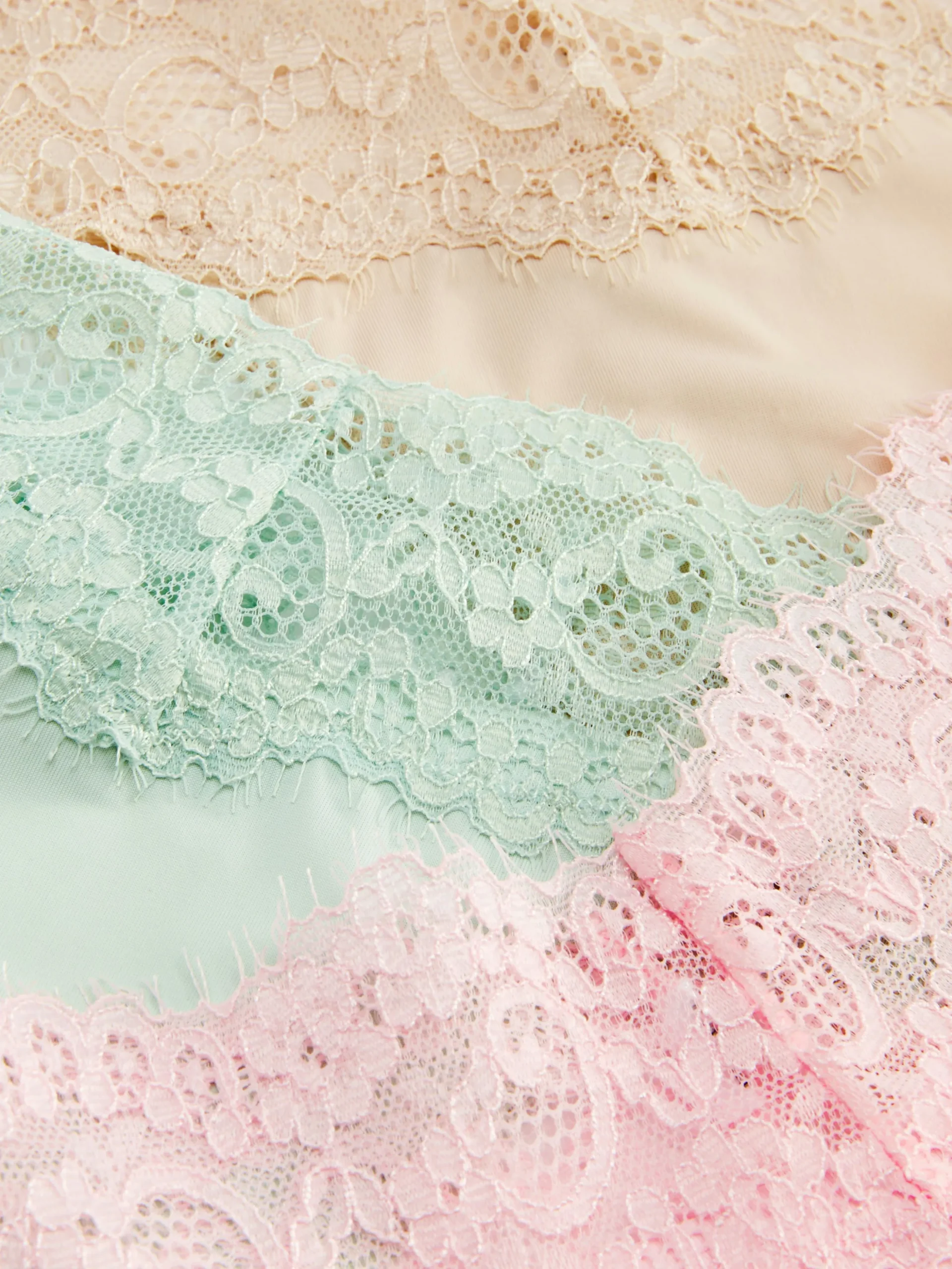 Bandeau-Tangas Aus Spitze, 3er-Pack