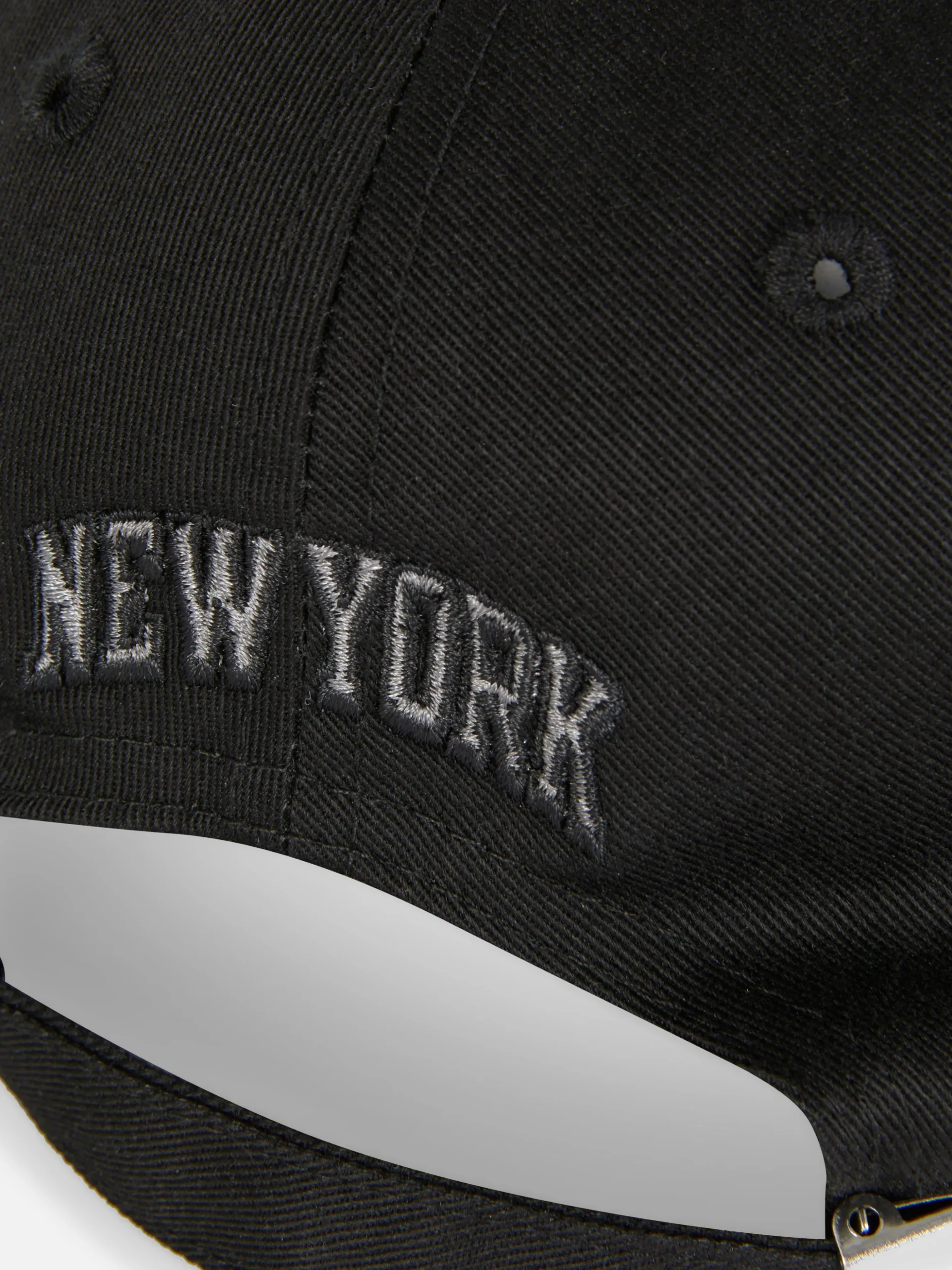 Bestickte „New York“ Basecap