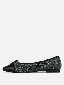 Bouclé-Ballerinas Mit Kontrastierender Zehenkappe