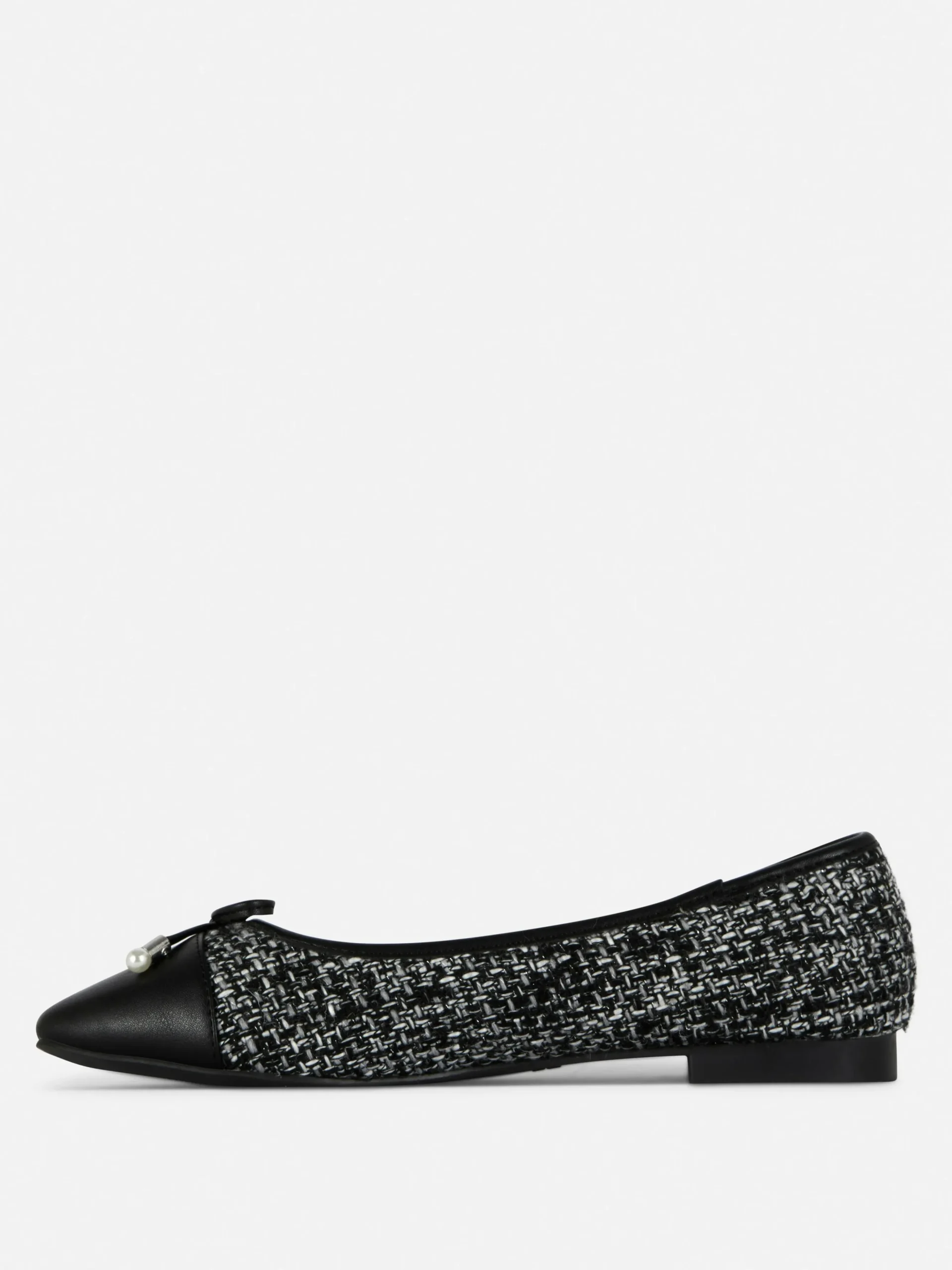 Bouclé-Ballerinas Mit Kontrastierender Zehenkappe