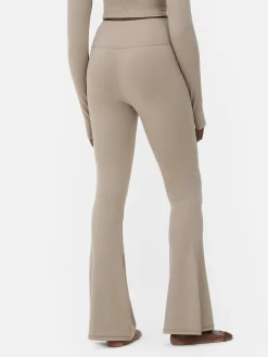 Butterweiche „Rita Ora“ Leggings Mit Ausgestelltem Bein