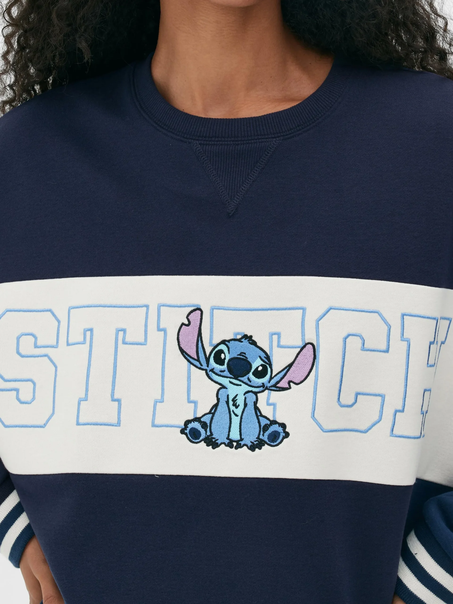 „Disney Stitch“ Sweatshirt Mit Kontrasttext
