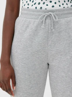 Eng Geschnittene Jogginghose