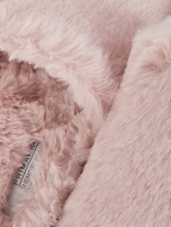 Flauschige Hausschuhe