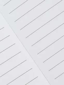 Flauschiges Notizbuch Mit Knopfverschluss