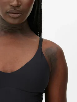 Formgebender Shapewear-Bodysuit Mit Geformten Cups