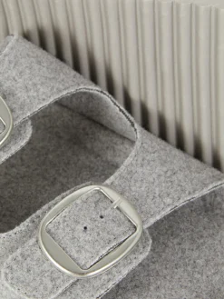 Fußbett-Hausschuhe Aus Filz Mit Zwei Riemen