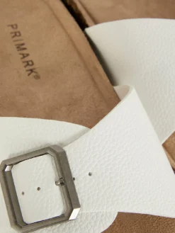 Fußbettsandalen Mit Schnallenriemen