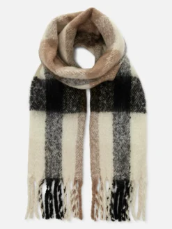 Gebürsteter Schal Mit Quasten