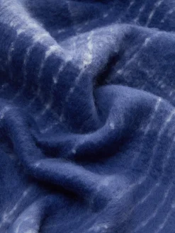 Gebürsteter Schal Mit Quasten