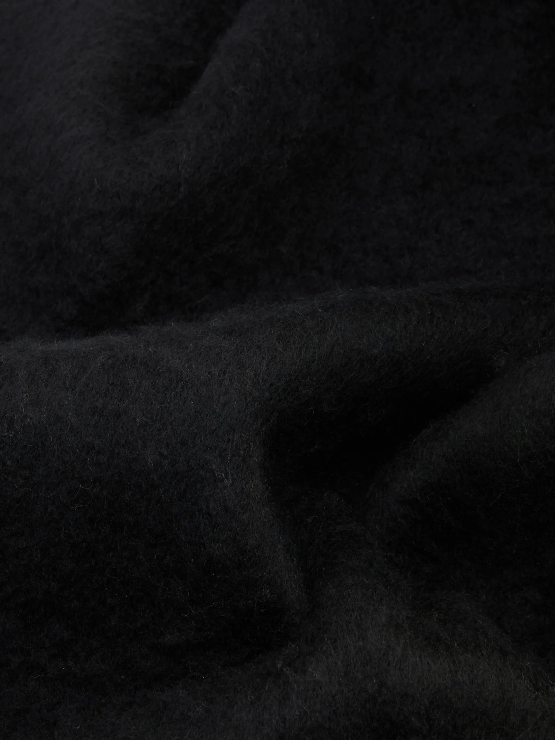 Gebürsteter Schal Mit Quasten