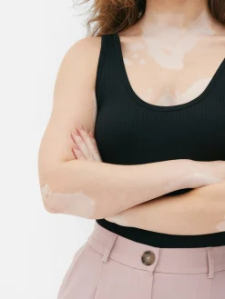 Gerippter Body Mit U-Ausschnitt