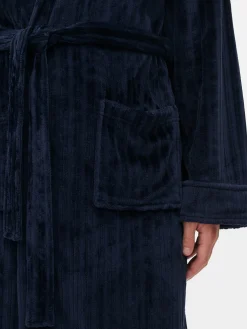 Gestreifter Bademantel Mit Ausgebranntem Effekt