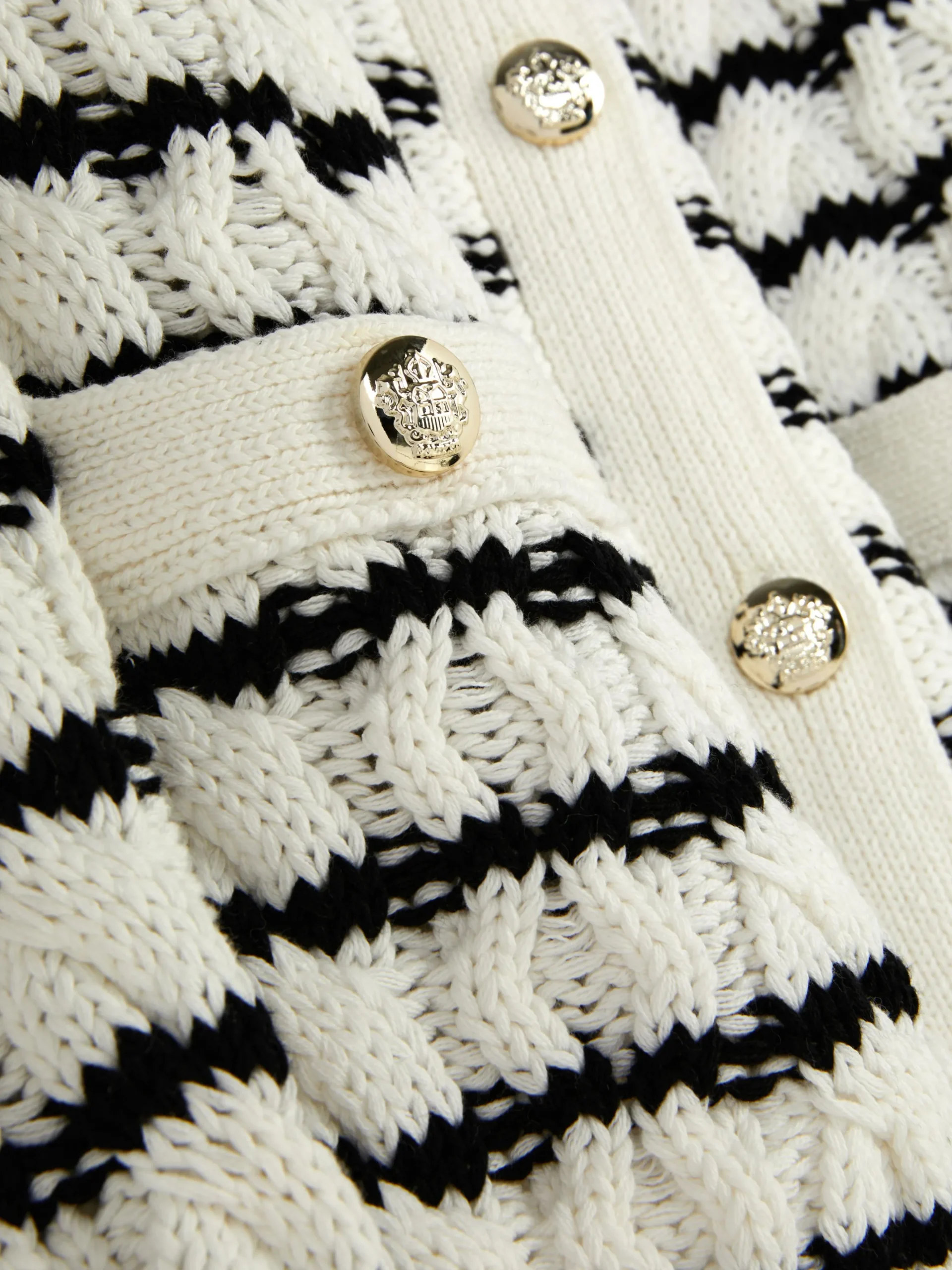 Gestreifter Cardigan Mit Zopfmuster