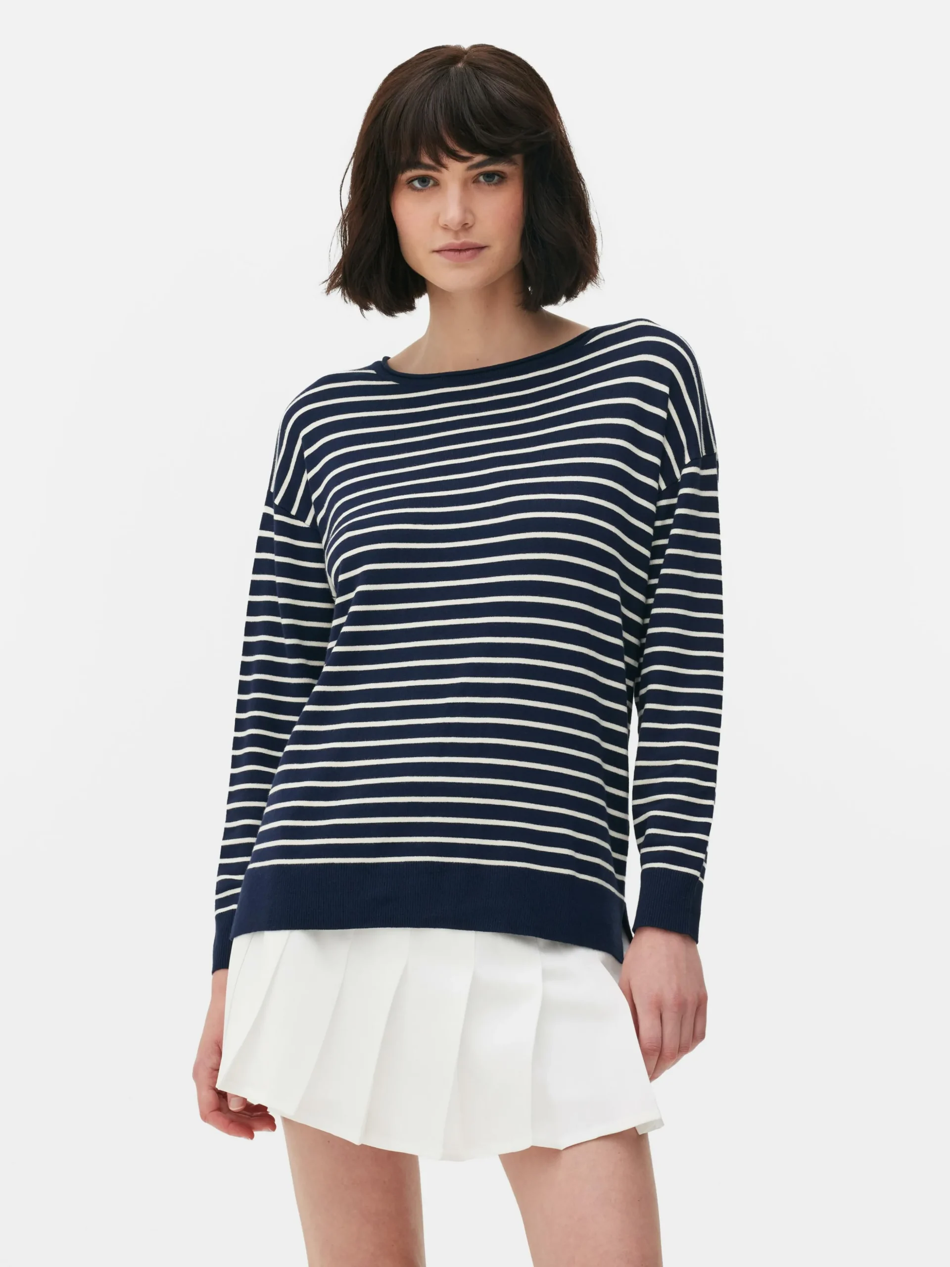 Gestreifter Feinstrickpullover Mit U-Boot-Ausschnitt