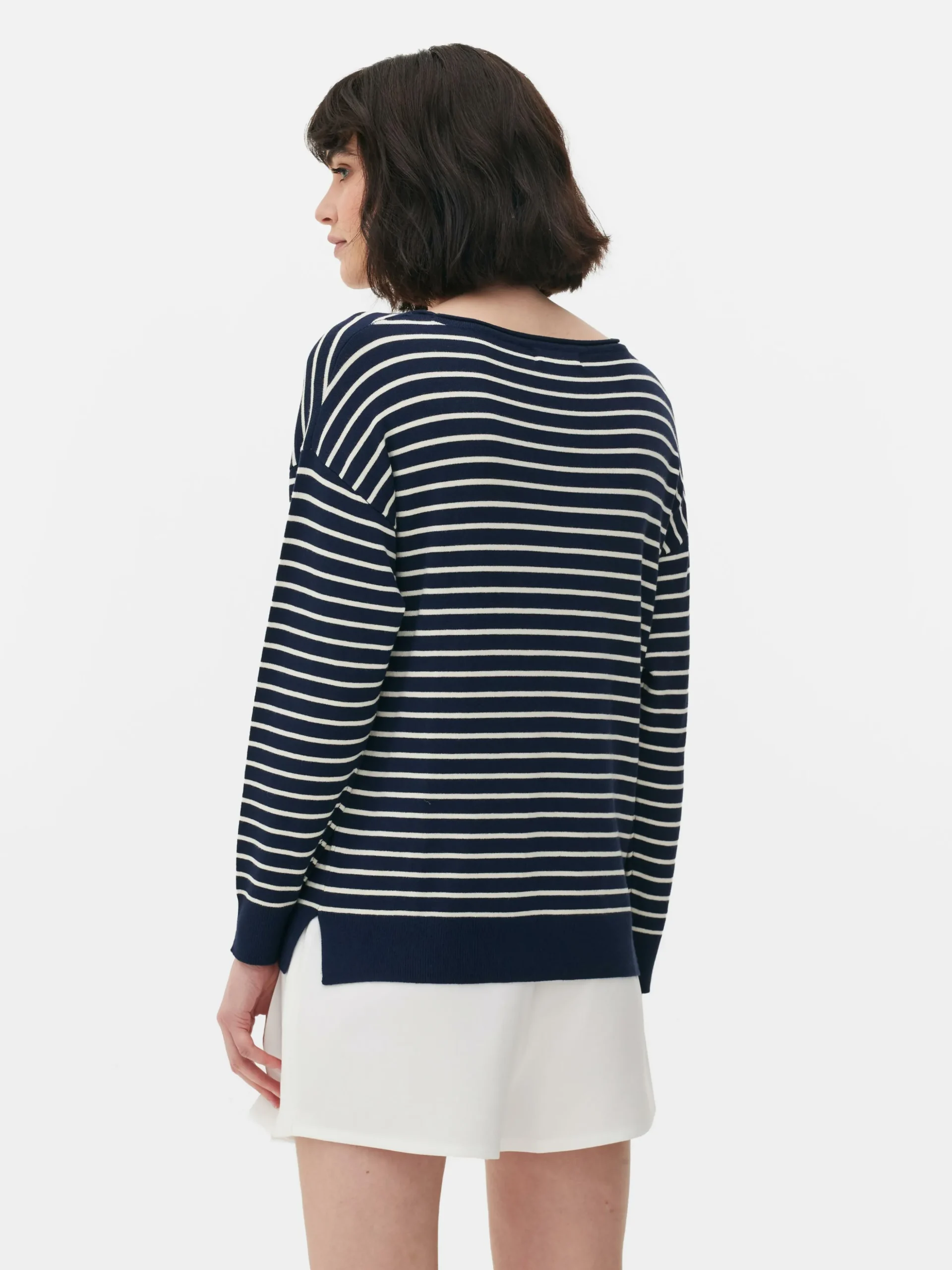 Gestreifter Feinstrickpullover Mit U-Boot-Ausschnitt