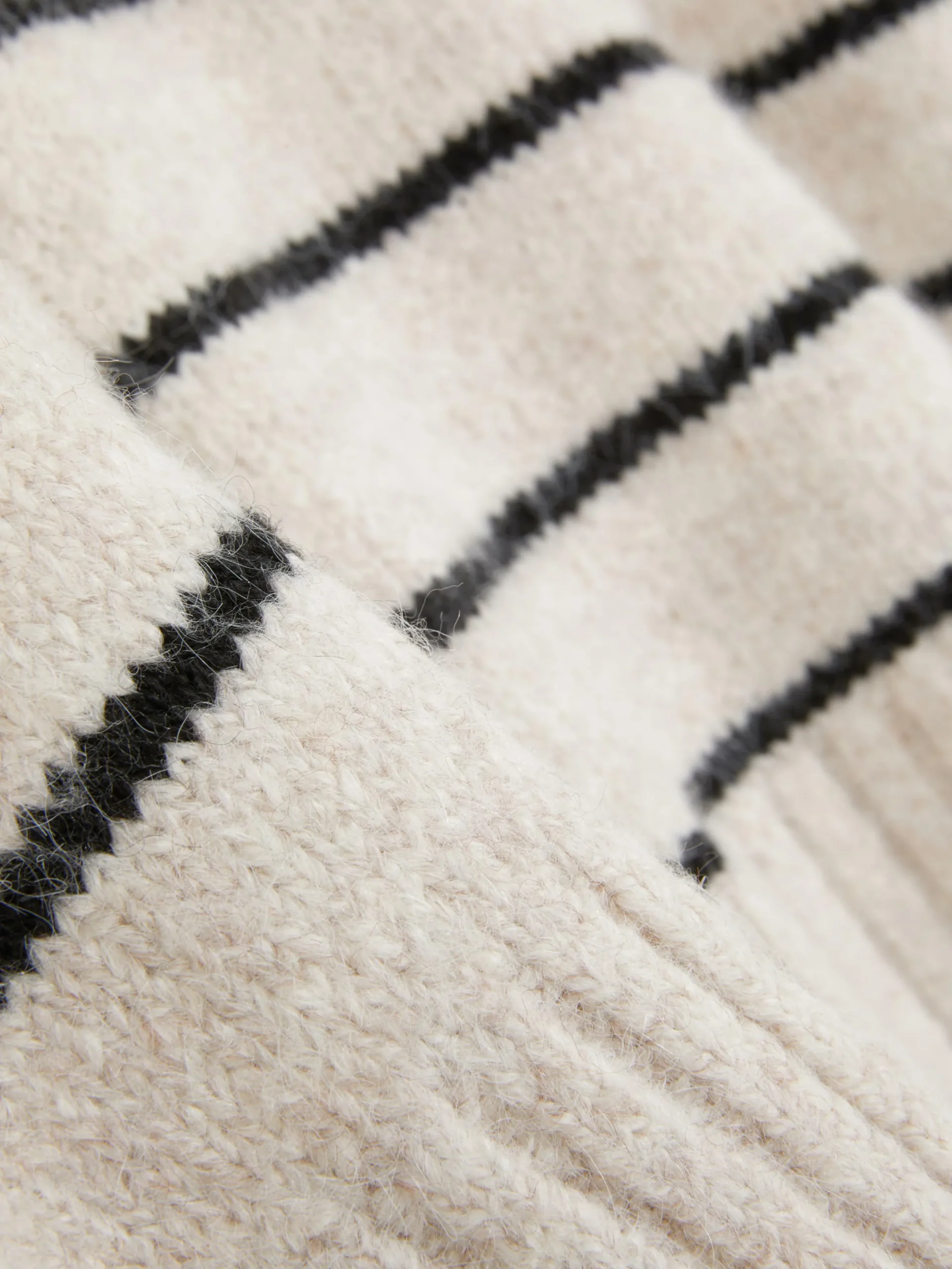 Gestreifter Pullover Mit Geradem Schnitt