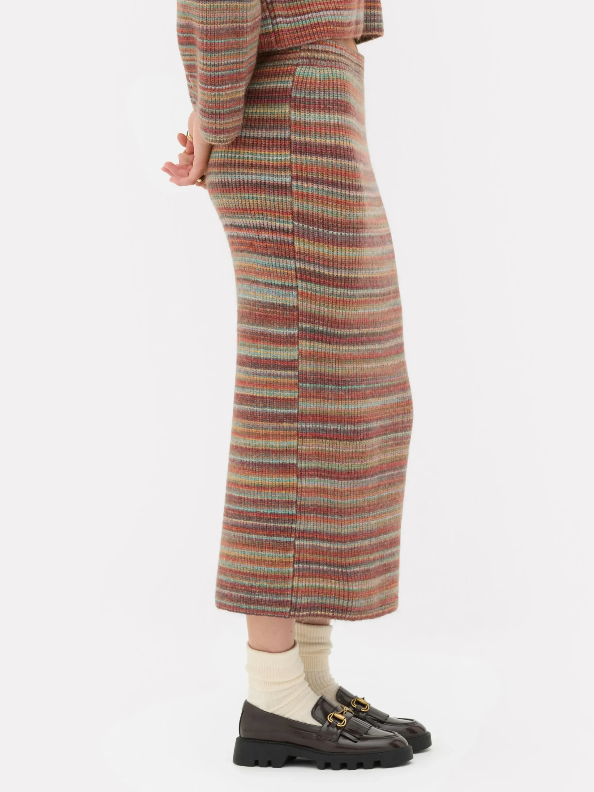 Gestreifter „Rita Ora“ Strick-Midirock Zum Kombinieren