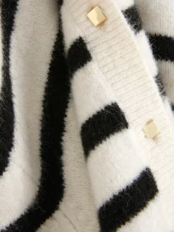 Gestrickter Cardigan Mit Knopfleiste