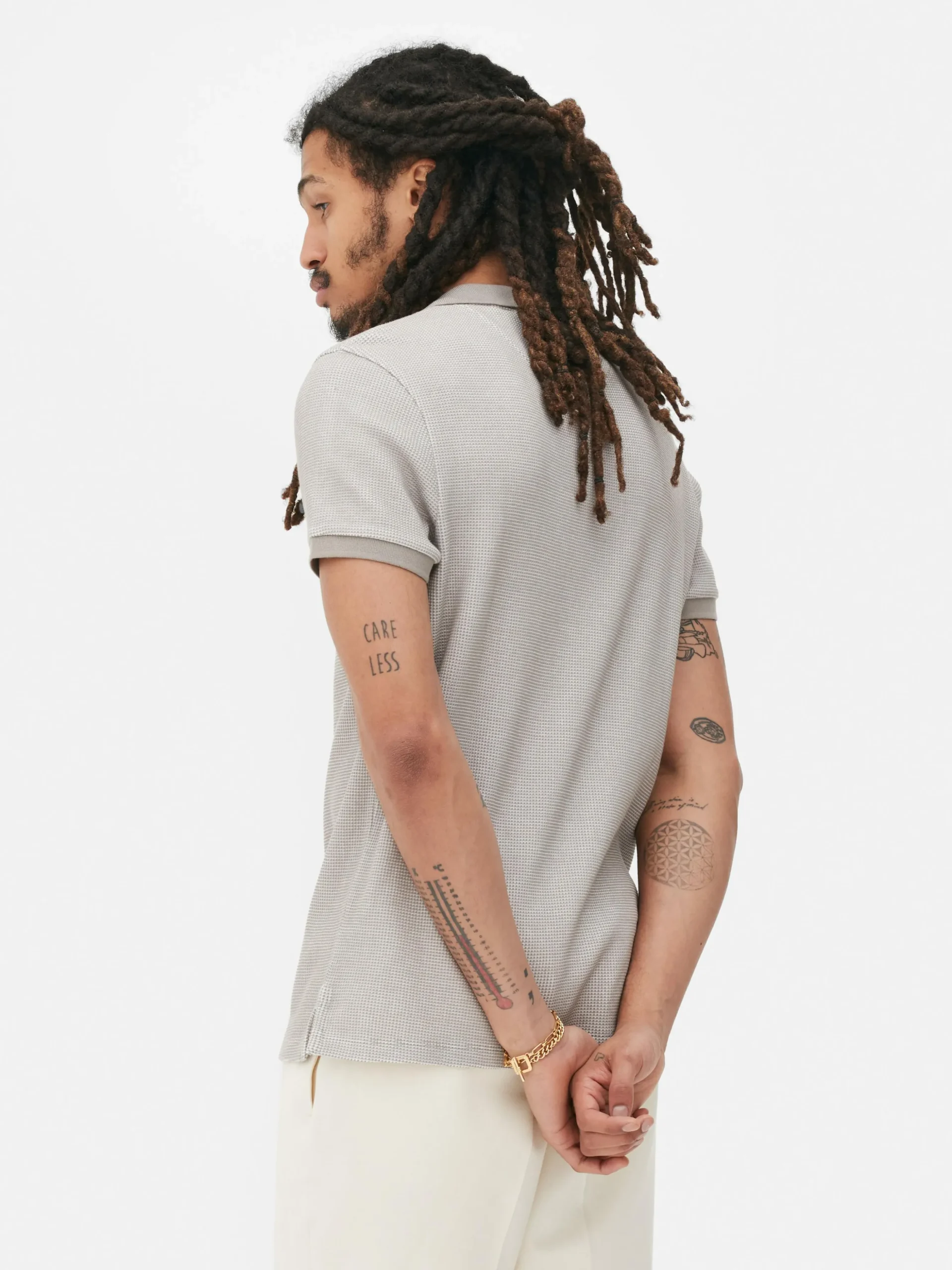 Gestricktes T-Shirt Mit Reverskragen