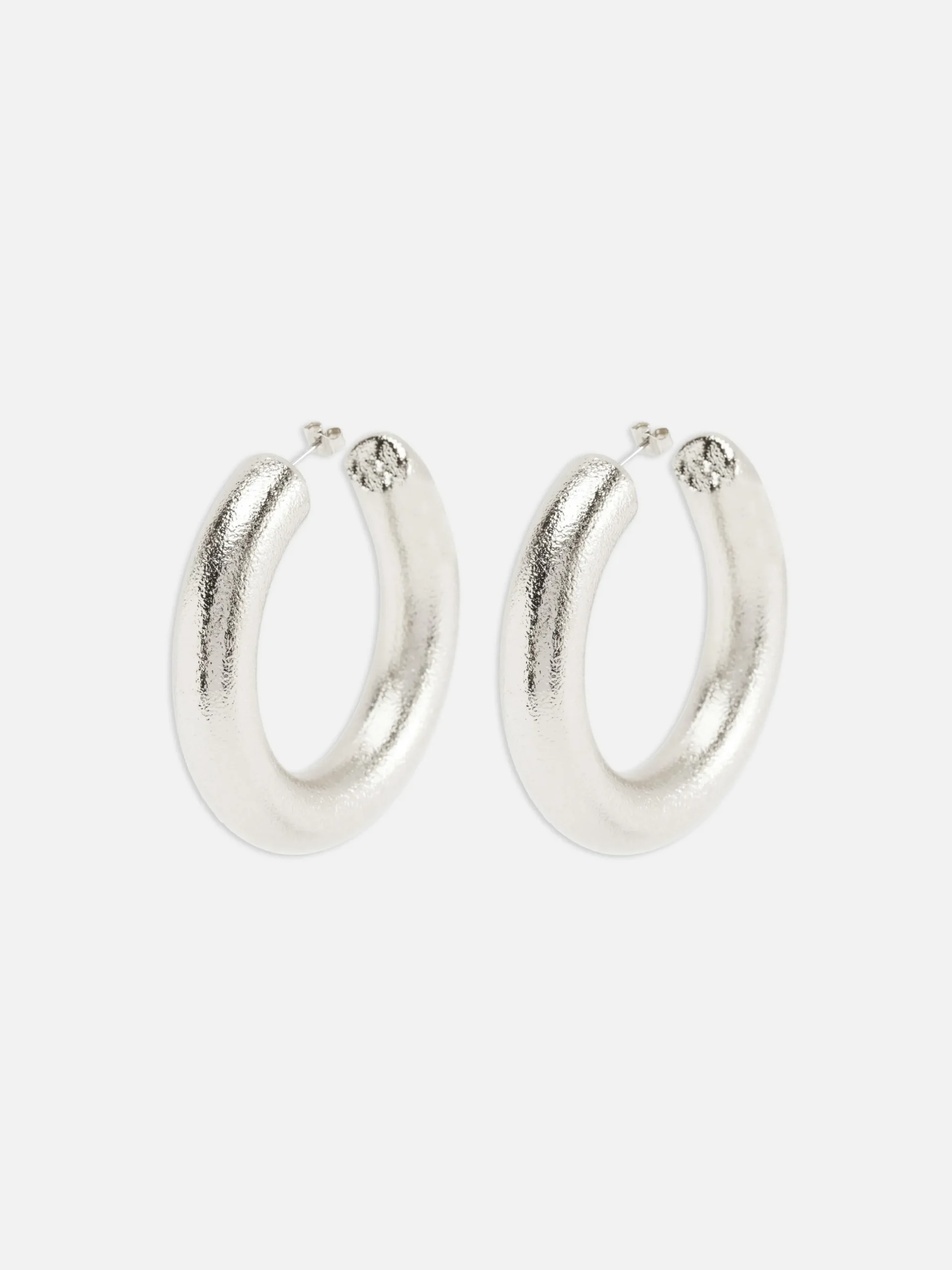 Große Creolen In Metallic-Optik