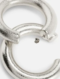 Große Creolen In Metallic-Optik