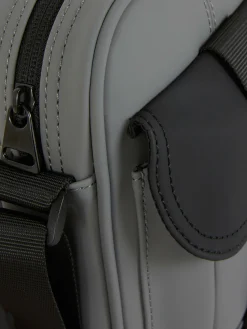 Gummierte Umhängetasche