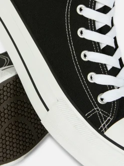 Klassische Canvas-Sneakers