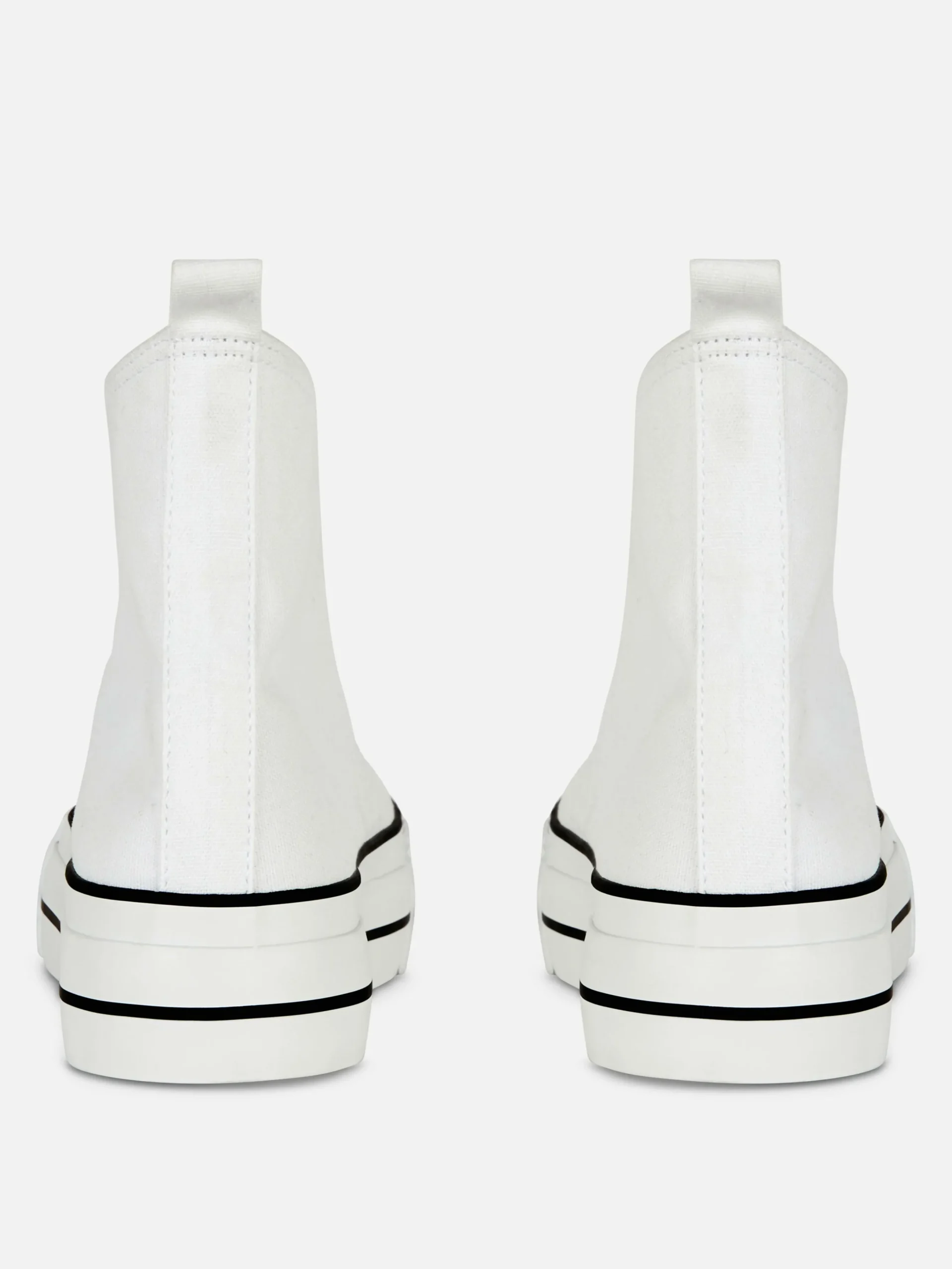 Klassische Canvas-Sneakers