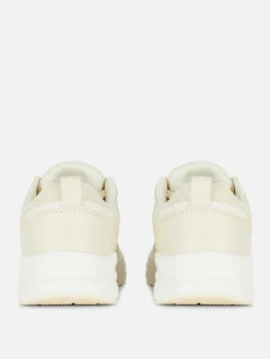 Klobige Low-Top-Sneaker Mit Einsätzen