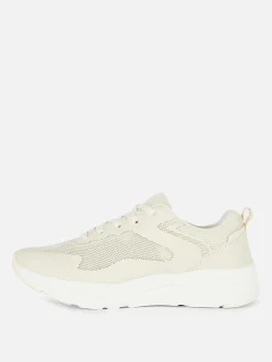 Klobige Low-Top-Sneaker Mit Einsätzen