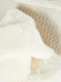 Kunstfell-Hausschuhe Mit überkreuzten Riemen