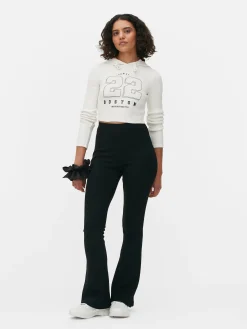 Kurzes Top Mit Kapuze Und Grafik