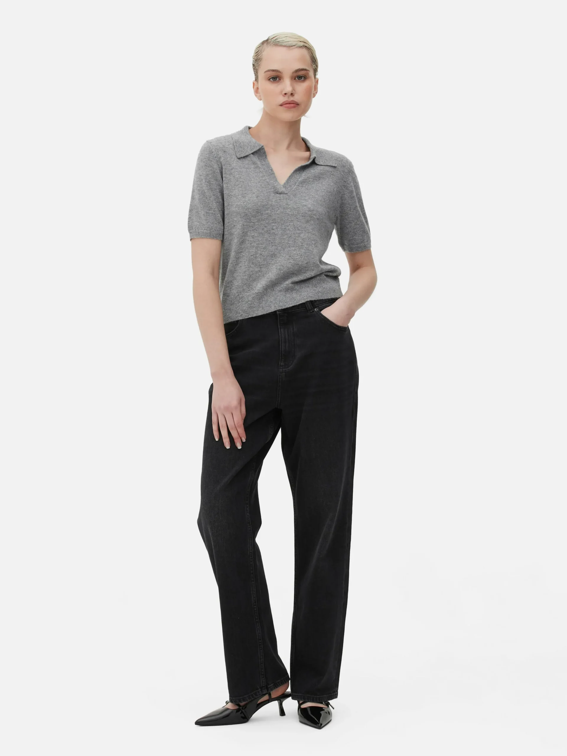 Kurzärmeliges Feinstricktop Mit Kragen