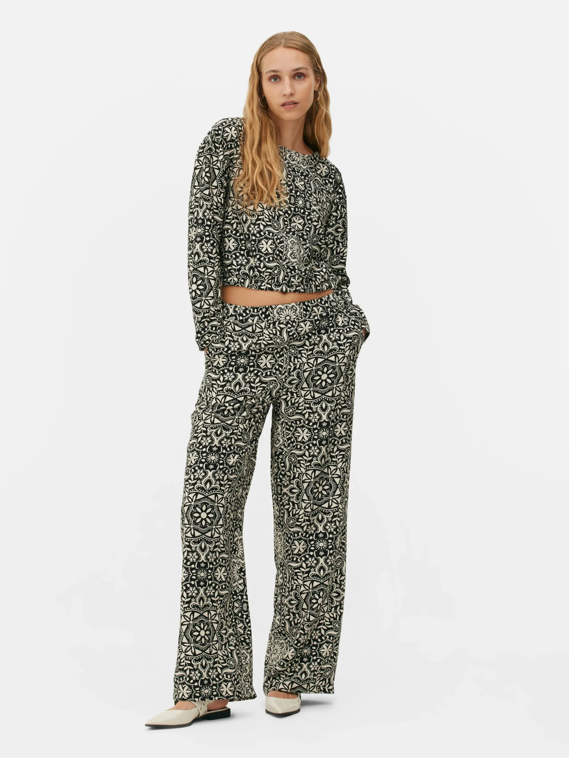 Langarm-Top Mit Kordelzug Am Saum Zum Kombinieren