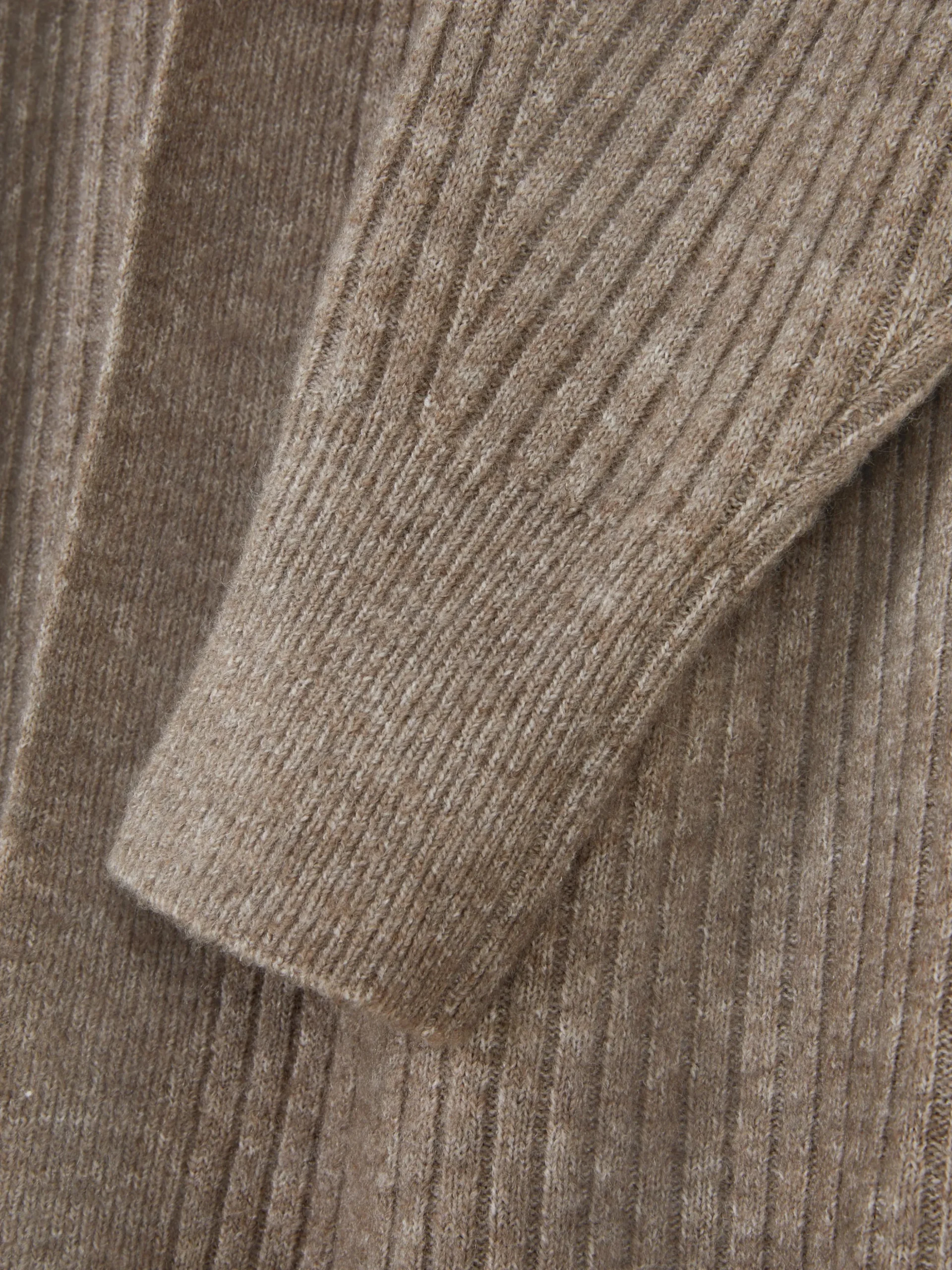 Langer, Gerippter Cardigan