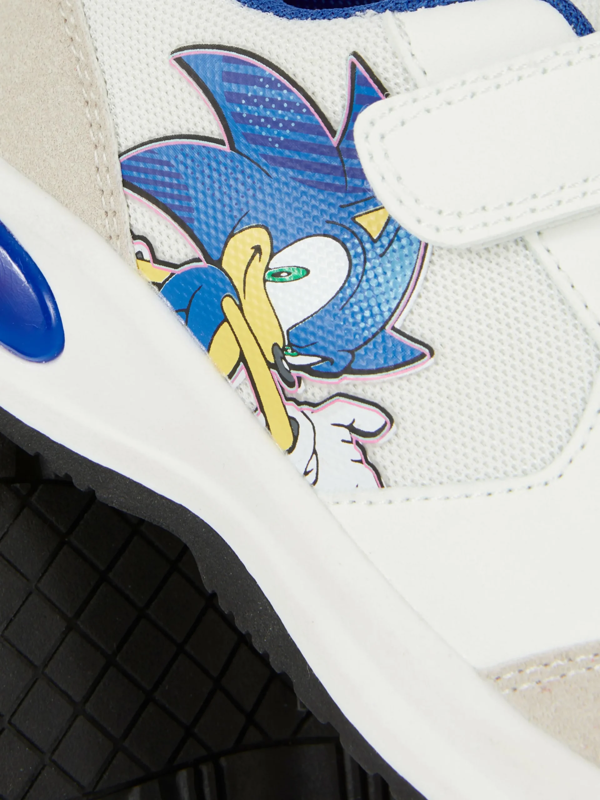Leuchtende „Sonic The Hedgehog“ Sneaker