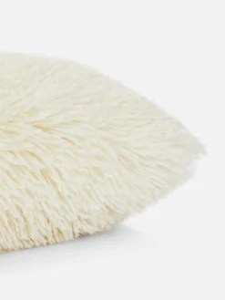 Längliches Kissen Aus Kunstfell