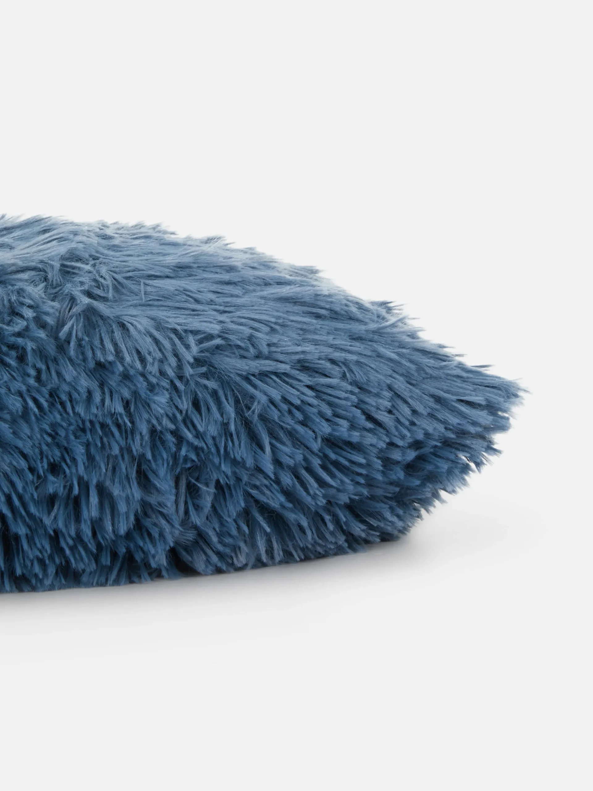 Längliches Kissen Aus Kunstfell