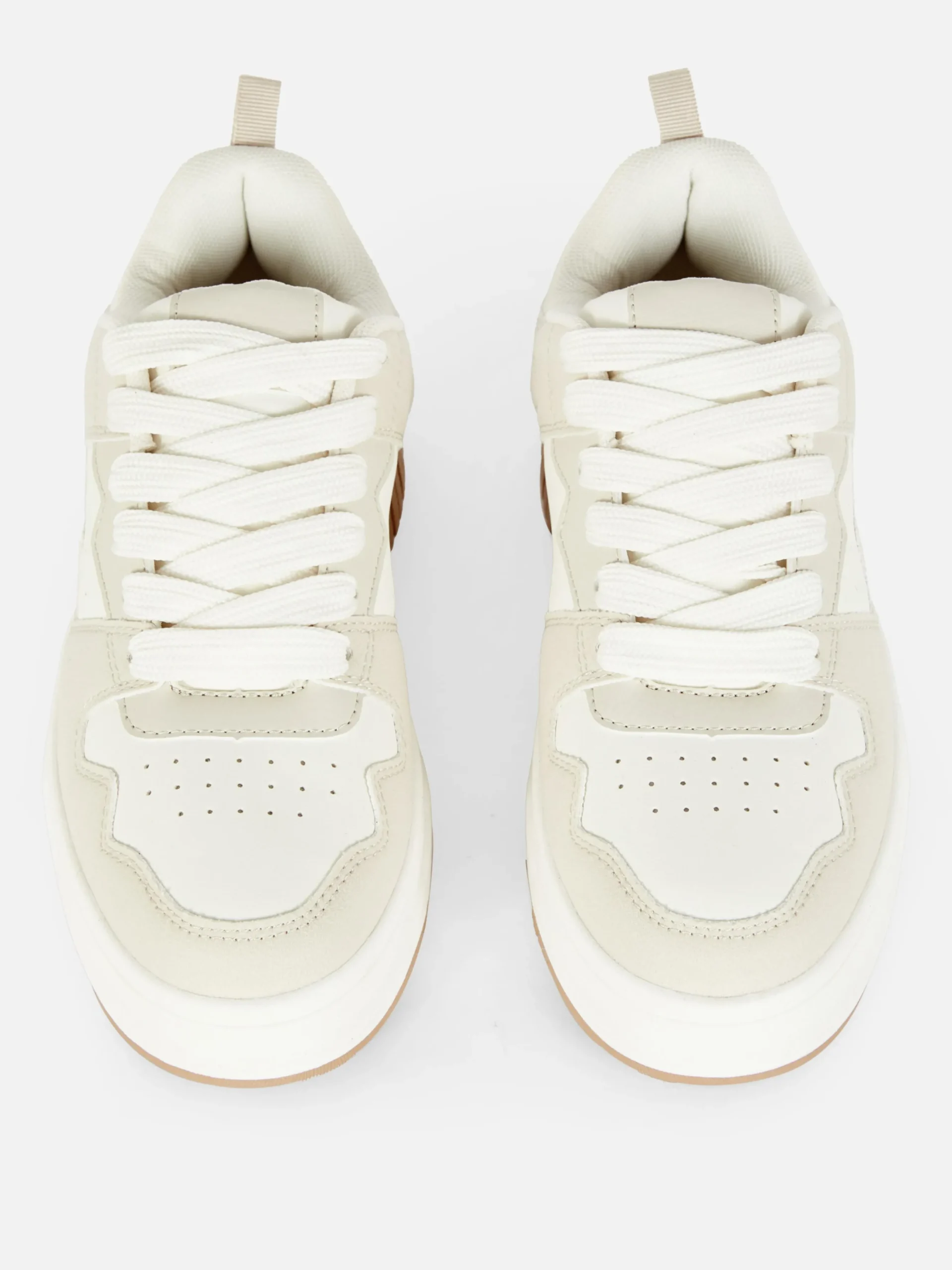 Low-Top-Sneaker Im Skater-Stil