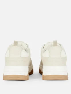 Low-Top-Sneaker Im Skater-Stil