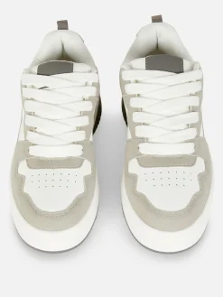 Low-Top-Sneaker Im Skater-Stil