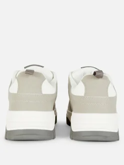 Low-Top-Sneaker Im Skater-Stil