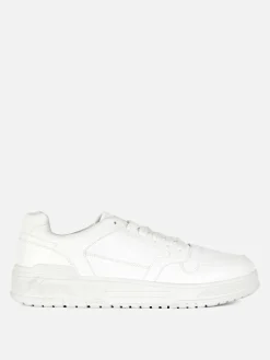 Low-Top-Sneaker Im Skater-Stil