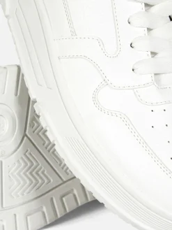 Low-Top-Sneaker Im Skater-Stil