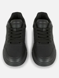 Low-Top-Sneaker Im Skater-Stil