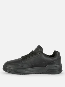 Low-Top-Sneaker Im Skater-Stil