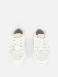 Low-Top-Sneaker Mit Einsätzen