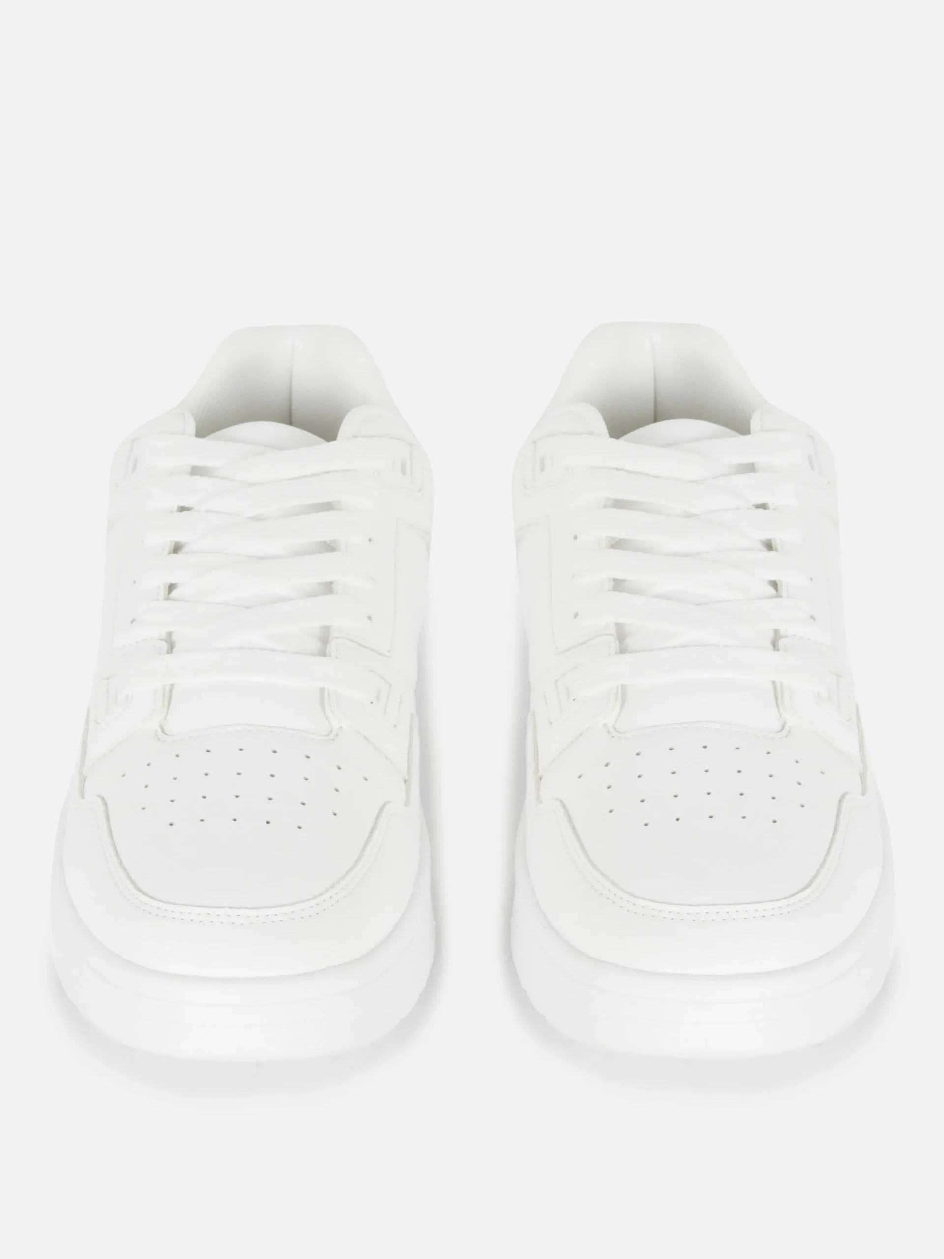 Low-Top-Sneaker Zum Schnüren