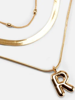 Mehrlagige Halskette Mit Gesteppter Initiale